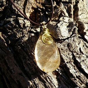 Rutilated quartz necklace